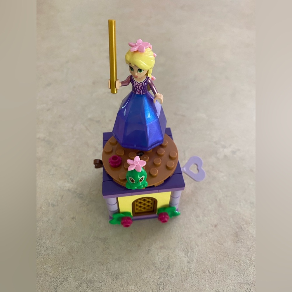 Princess Disney twirling rapunzle Lego ⭐️ retired ⭐️ Castle